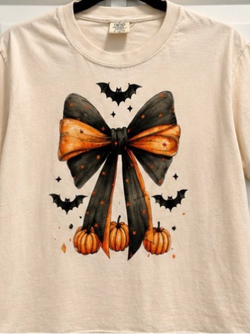Comfort Colors Cream Halloween Bow & Pumpkins Short Sleeve Tee